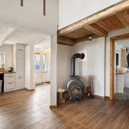 Suzanne Mercimersea *