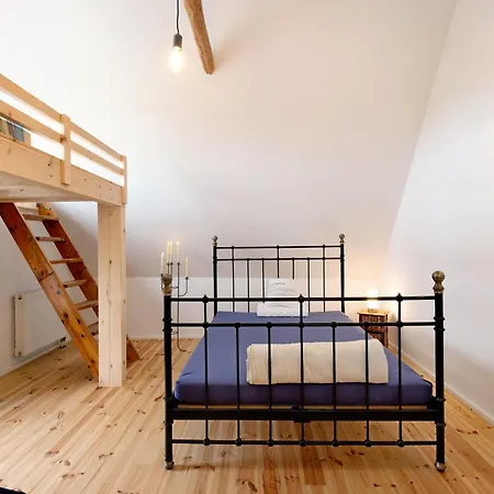 Suzanne Mercimersea *